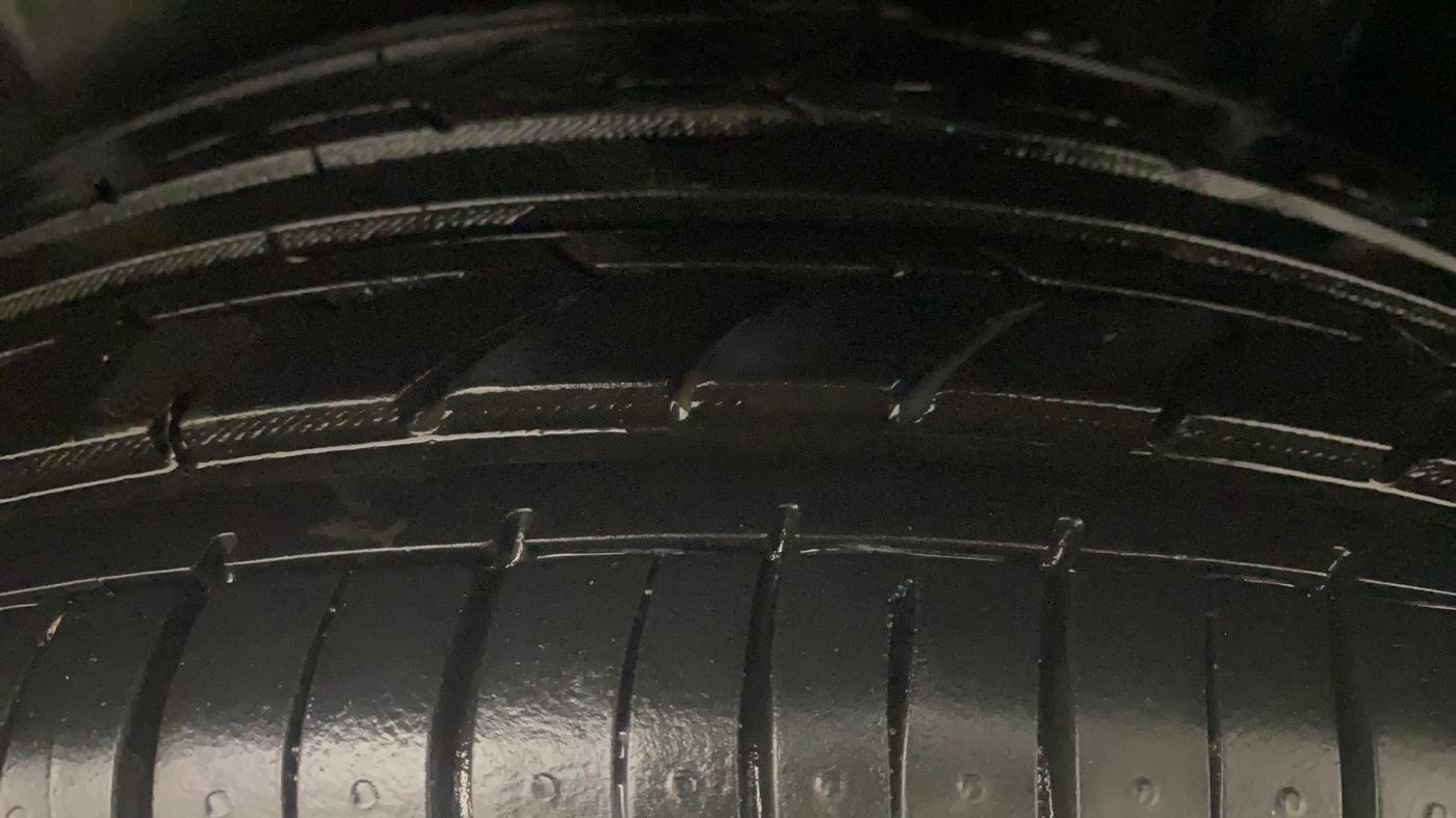 2018 Volkswagen Vento HIGHLINE PLUS 1.5 AT 16 ALLOY, Diesel, Automatic, 57,330 km, Left Rear Tyre Tread