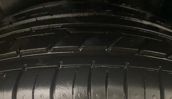 2018 Volkswagen Vento HIGHLINE PLUS 1.5 AT 16 ALLOY, Diesel, Automatic, 57,330 km, Left Rear Tyre Tread