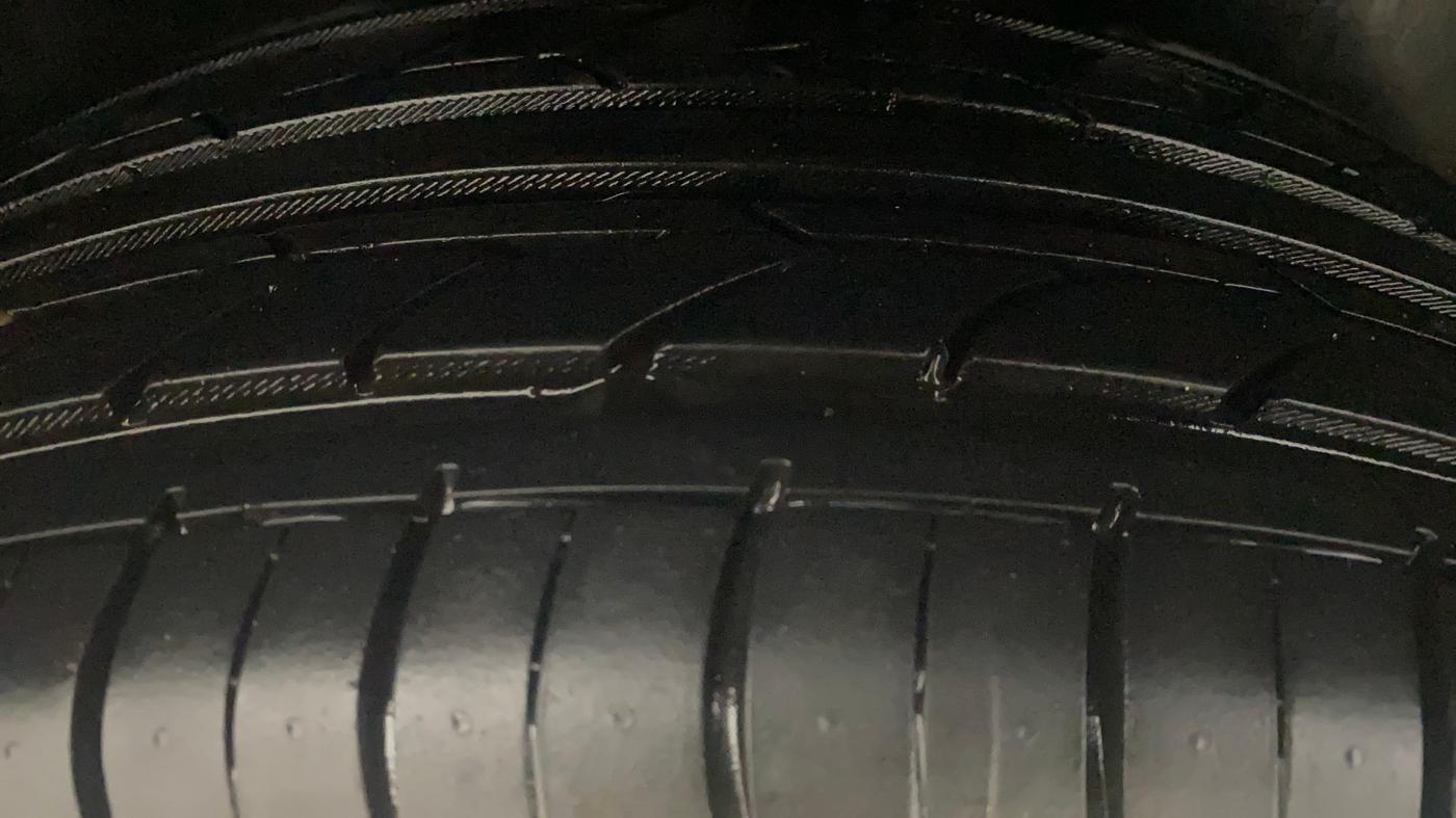 2018 Volkswagen Vento HIGHLINE PLUS 1.5 AT 16 ALLOY, Diesel, Automatic, 57,330 km, Right Rear Tyre Tread