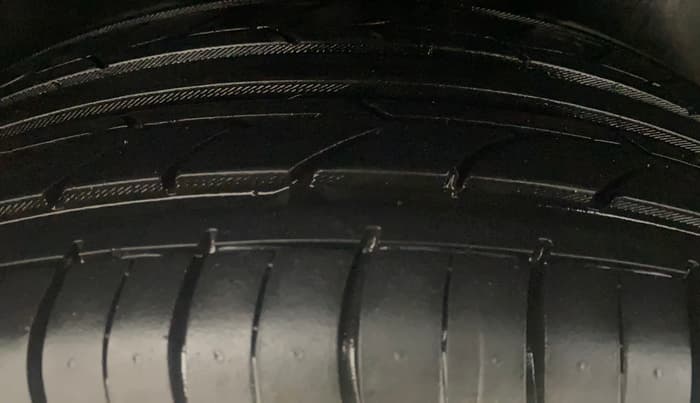 2018 Volkswagen Vento HIGHLINE PLUS 1.5 AT 16 ALLOY, Diesel, Automatic, 57,330 km, Right Rear Tyre Tread