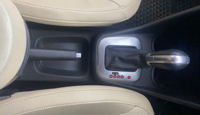 2018 Volkswagen Vento HIGHLINE PLUS 1.5 AT 16 ALLOY, Diesel, Automatic, 57,330 km, Gear Lever