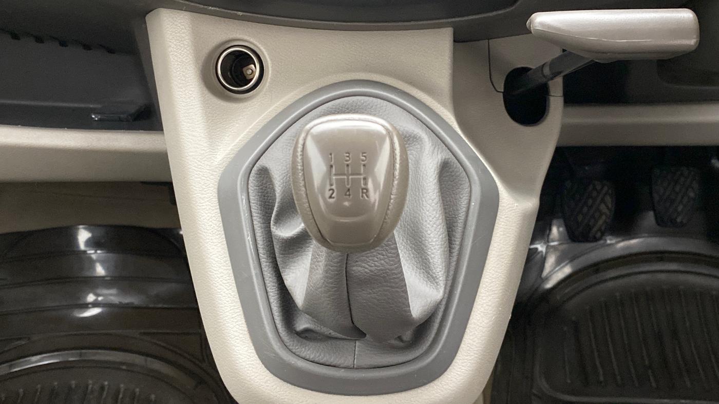 2016 Datsun Go Plus T, Petrol, Manual, 52,915 km, Gear Lever