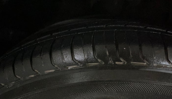 2022 Hyundai AURA S 1.2 CNG, CNG, Manual, 87,289 km, Right Front Tyre Tread