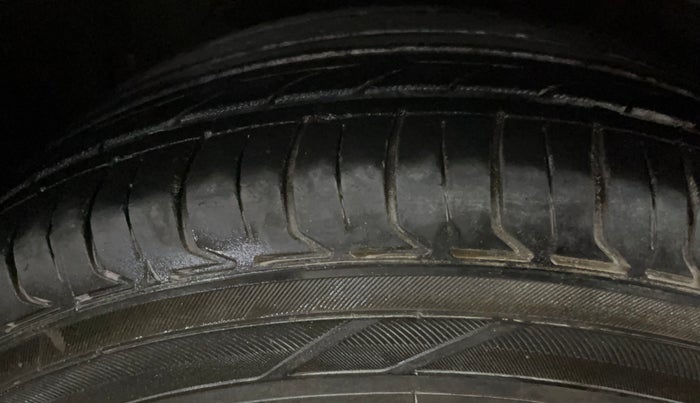 2022 Hyundai AURA S 1.2 CNG, CNG, Manual, 87,289 km, Left Front Tyre Tread