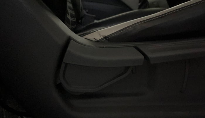 2022 Hyundai AURA S 1.2 CNG, CNG, Manual, 87,289 km, Driver Side Adjustment Panel