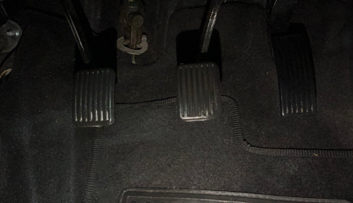 2022 Hyundai AURA S 1.2 CNG, CNG, Manual, 87,289 km, Pedals