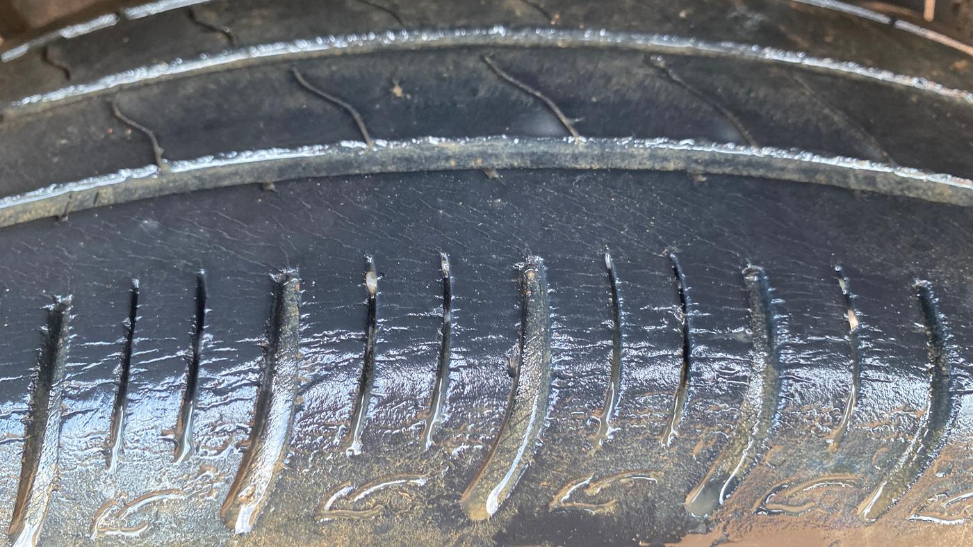 2021 Renault TRIBER RXZ, Petrol, Manual, 34,193 km, Right Rear Tyre Tread