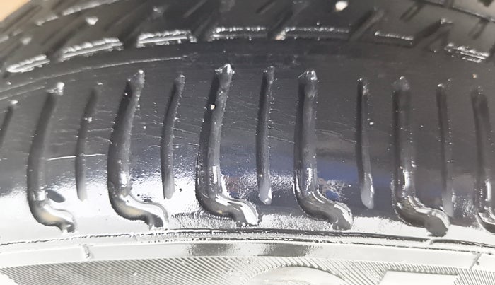 2014 Tata Nano TWIST XT, Petrol, Manual, 82,217 km, Right Front Tyre Tread