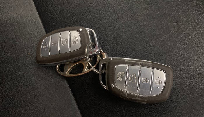 2021 Hyundai VENUE SX PLUS 1.0 TURBO DCT, Petrol, Automatic, 41,796 km, Key Close Up