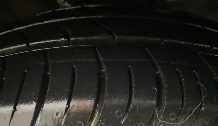 2017 Maruti Baleno DELTA CVT PETROL 1.2, Petrol, Automatic, 59,589 km, Right Front Tyre Tread