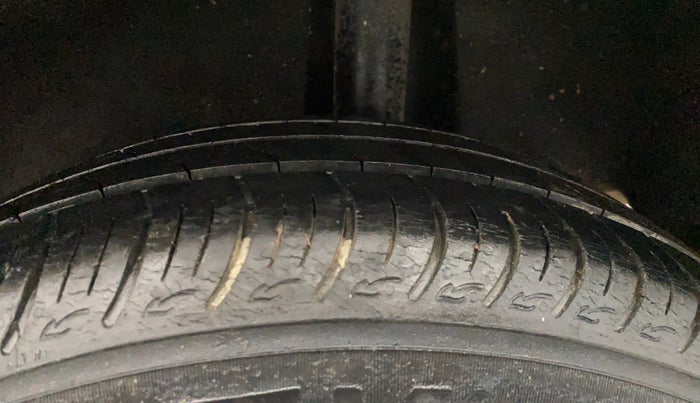 2021 Maruti Baleno DELTA PETROL 1.2, Petrol, Manual, 44,148 km, Left Rear Tyre Tread