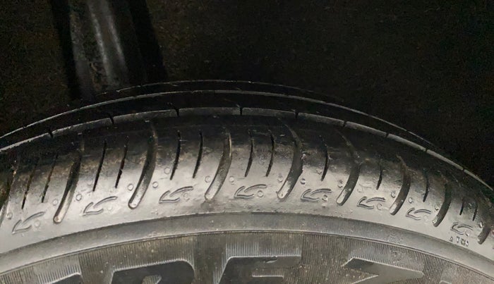 2021 Maruti Baleno DELTA PETROL 1.2, Petrol, Manual, 44,148 km, Right Rear Tyre Tread