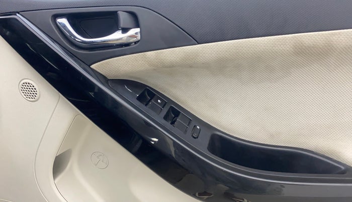 2021 Tata NEXON XZ PLUS PETROL SUNROOF, Petrol, Manual, 38,846 km, Driver Side Door Panels Control