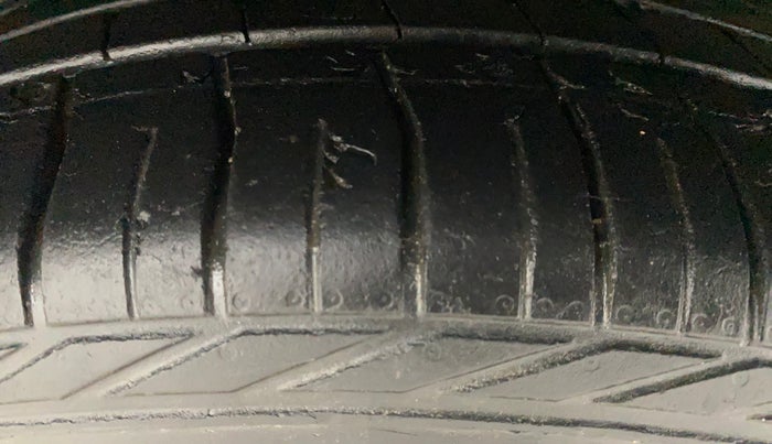 2021 Tata NEXON XZ PLUS PETROL SUNROOF, Petrol, Manual, 38,846 km, Right Front Tyre Tread