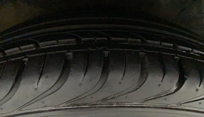 2013 Hyundai i20 MAGNA 1.2, Petrol, Manual, 61,058 km, Right Rear Tyre Tread