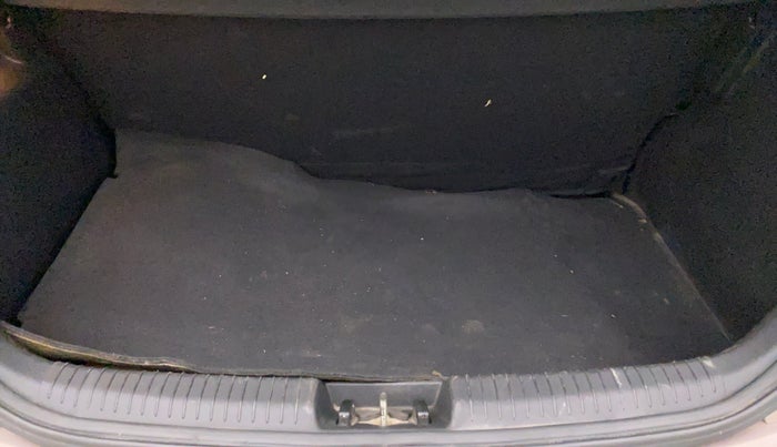 2013 Hyundai i20 MAGNA 1.2, Petrol, Manual, 61,058 km, Boot Inside