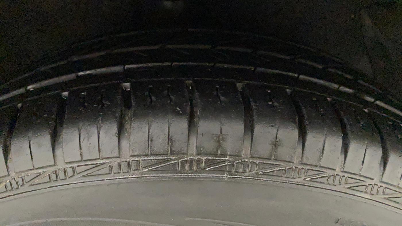 2013 Hyundai i20 MAGNA 1.2, Petrol, Manual, 61,058 km, Right Front Tyre Tread