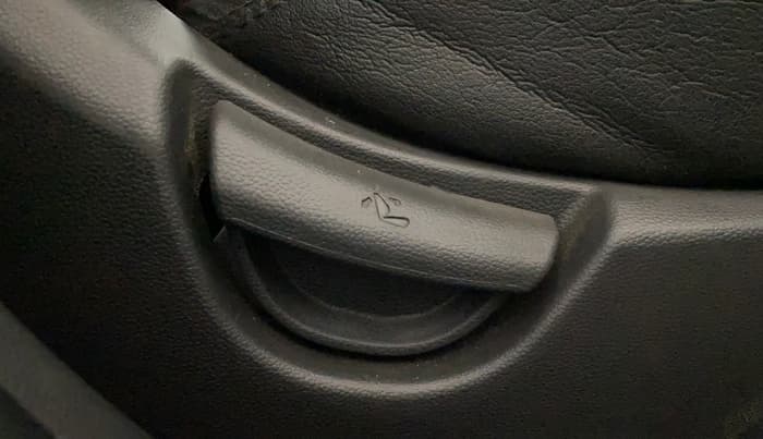 2019 Hyundai Grand i10 MAGNA 1.2 KAPPA VTVT, Petrol, Manual, 76,580 km, Driver Side Adjustment Panel