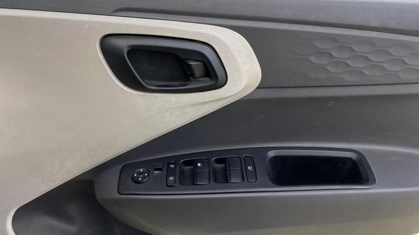 2019 Hyundai GRAND I10 NIOS MAGNA U2 1.2 CRDI, Diesel, Manual, 48,161 km, Driver Side Door Panels Control