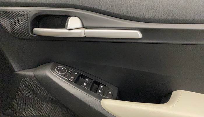 2022 KIA SELTOS HTK PLUS 1.5 IMT, Petrol, Manual, 29,009 km, Driver Side Door Panels Control
