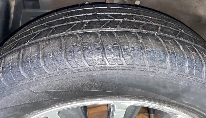 2019 Maruti Ciaz SIGMA 1.5 SHVS MT  PETROL, CNG, Manual, 1,07,641 km, Left Front Tyre Tread