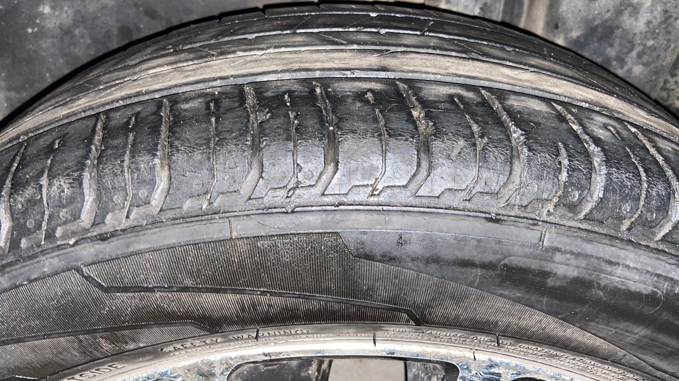 2019 Maruti Ciaz SIGMA 1.5 SHVS MT  PETROL, CNG, Manual, 1,07,663 km, Left Rear Tyre Tread