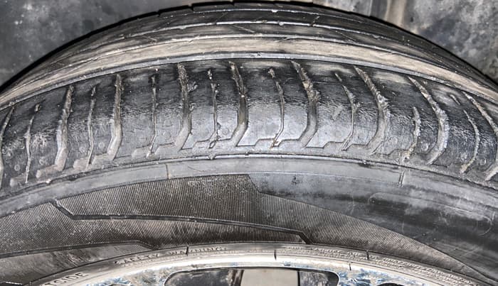 2019 Maruti Ciaz SIGMA 1.5 SHVS MT  PETROL, CNG, Manual, 1,07,641 km, Left Rear Tyre Tread