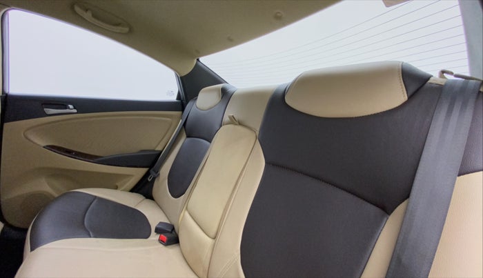 2016 Hyundai Verna FLUIDIC 4S 1.6 VTVT S, Petrol, Manual, 62,799 km, Right Side Rear Door Cabin