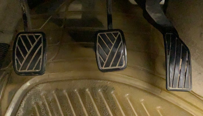 2015 Maruti Ciaz VXI PLUS, Petrol, Manual, 56,914 km, Pedals