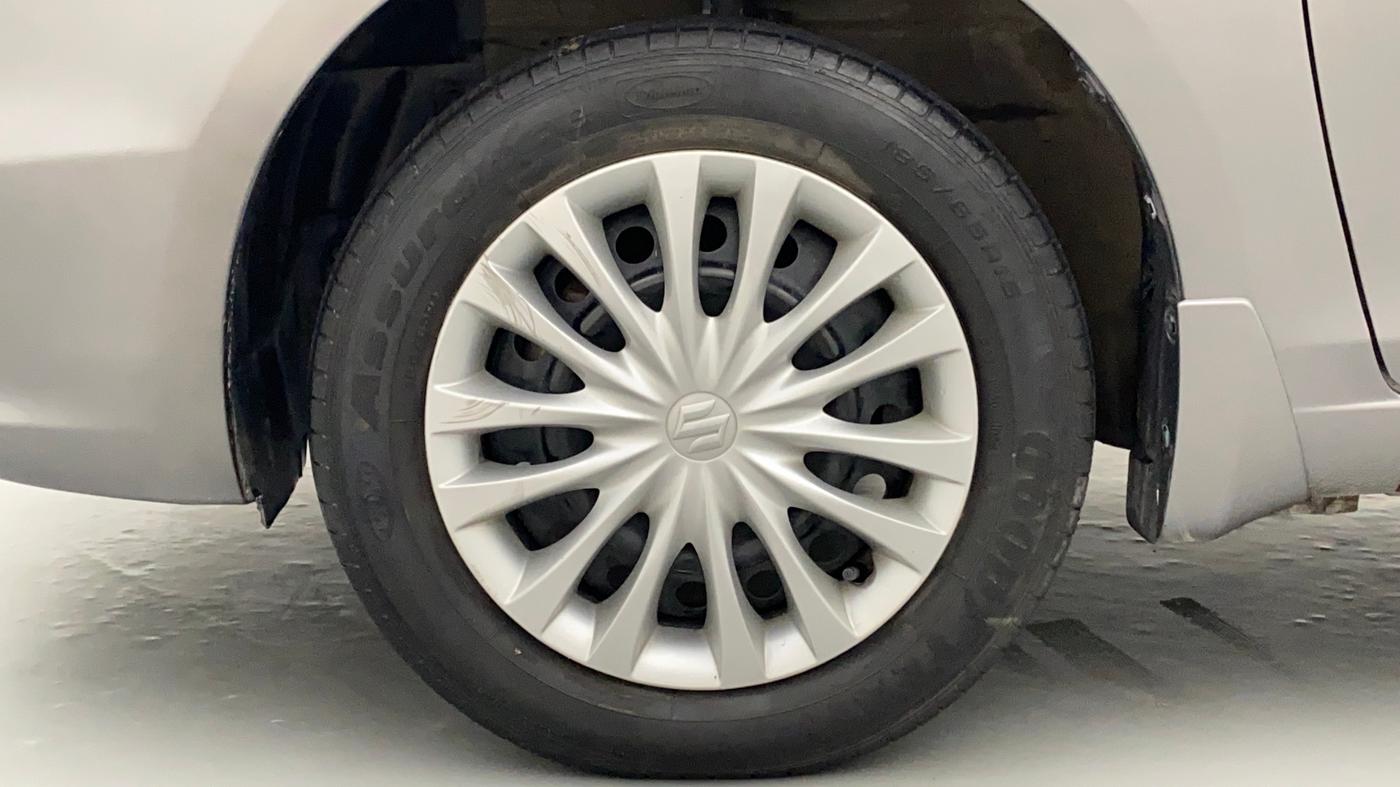 2015 Maruti Ciaz VXI PLUS, Petrol, Manual, 56,914 km, Left Front Wheel
