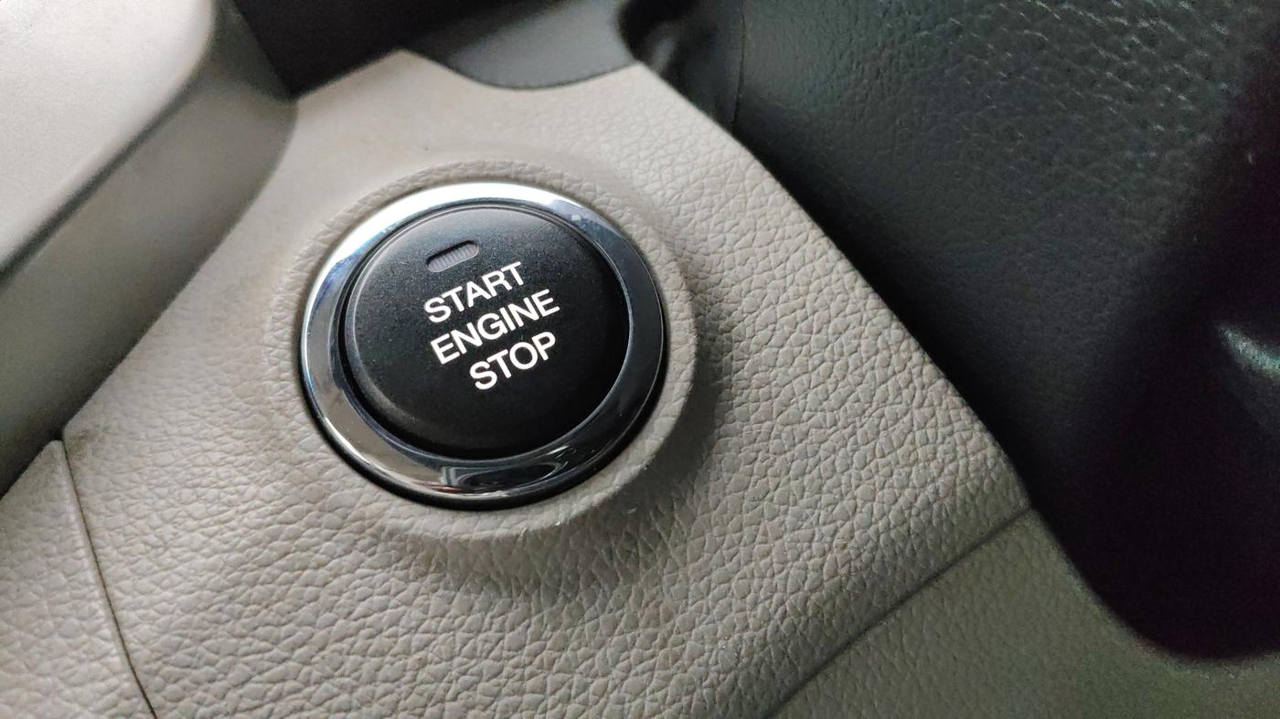 2020 Mahindra XUV300 W8 (O) 1.2 PETROL, Petrol, Manual, 69,339 km, Keyless Start/ Stop Button