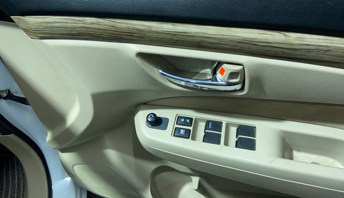 2021 Maruti Ciaz DELTA 1.5 SHVS MT PETROL, Petrol, Manual, 43,924 km, Driver Side Door Panels Control