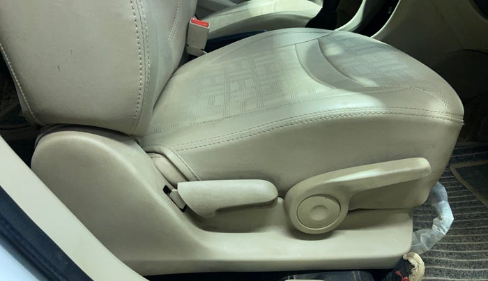 2021 Maruti Ciaz DELTA 1.5 SHVS MT PETROL, Petrol, Manual, 43,924 km, Driver Side Adjustment Panel