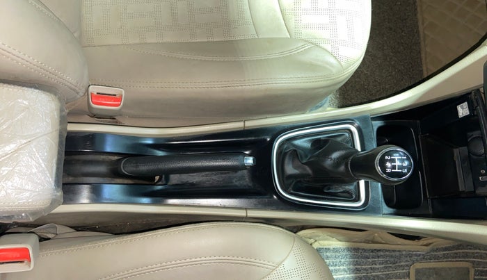 2021 Maruti Ciaz DELTA 1.5 SHVS MT PETROL, Petrol, Manual, 43,924 km, Gear Lever