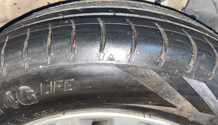 2021 Maruti Ciaz DELTA 1.5 SHVS MT PETROL, Petrol, Manual, 43,924 km, Right Front Tyre Tread