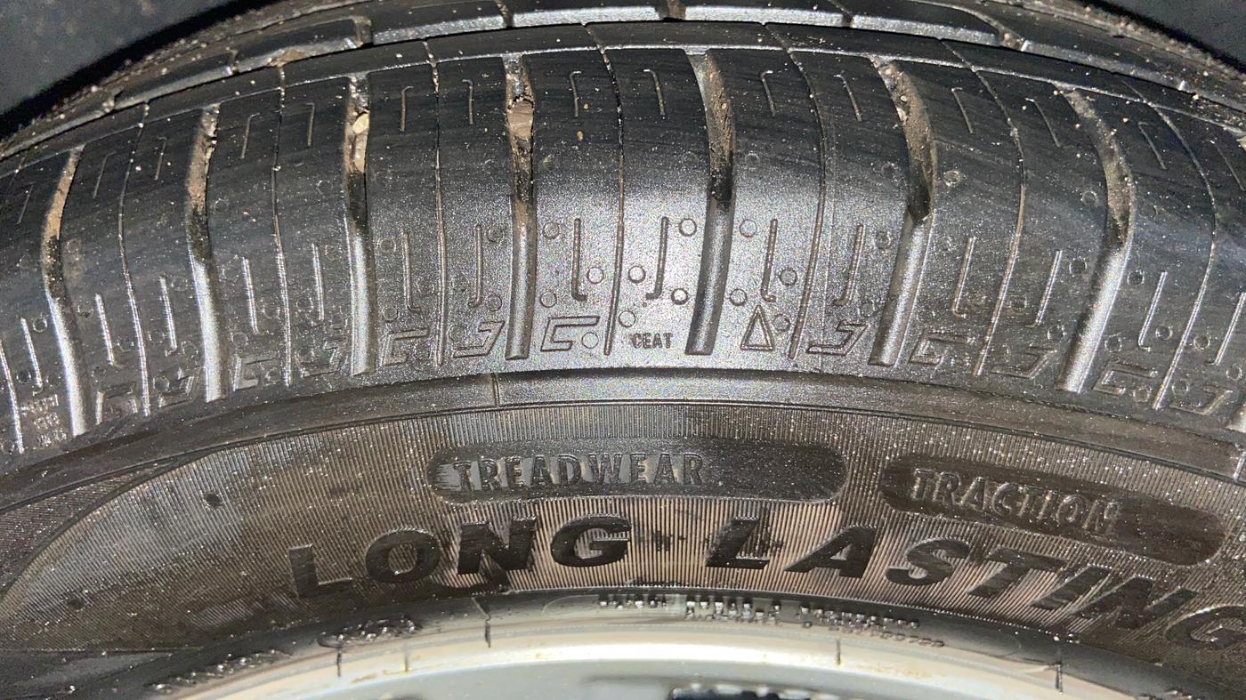 2021 Maruti Ciaz DELTA 1.5 SHVS MT PETROL, Petrol, Manual, 43,924 km, Left Rear Tyre Tread
