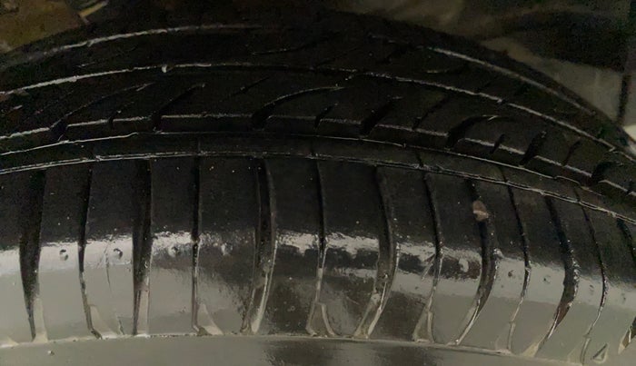 2015 Maruti Wagon R 1.0 VXI, Petrol, Manual, 28,126 km, Left Rear Tyre Tread