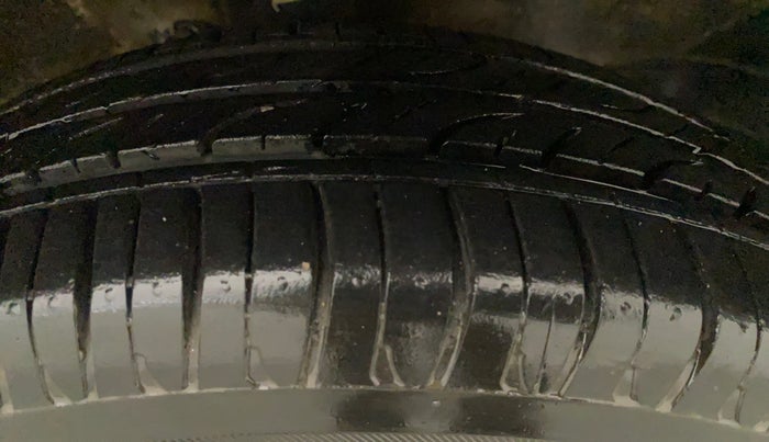 2015 Maruti Wagon R 1.0 VXI, Petrol, Manual, 28,126 km, Right Front Tyre Tread