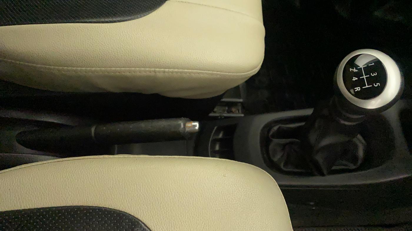 2015 Maruti Wagon R 1.0 VXI, Petrol, Manual, 28,126 km, Gear Lever