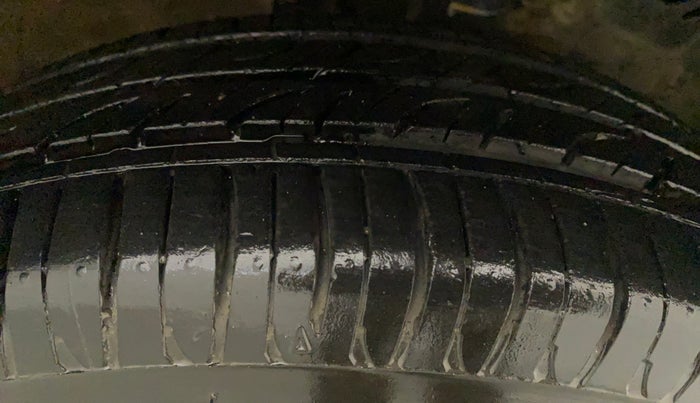 2015 Maruti Wagon R 1.0 VXI, Petrol, Manual, 28,126 km, Right Rear Tyre Tread