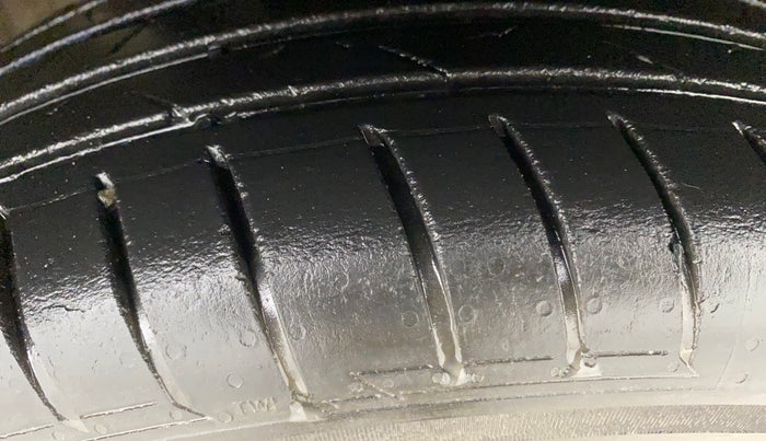 2017 Maruti IGNIS ALPHA 1.2, Petrol, Manual, 76,558 km, Right Front Tyre Tread