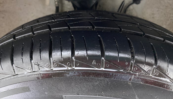 2020 Maruti Alto LXI, Petrol, Manual, 2,977 km, Right Front Tyre Tread