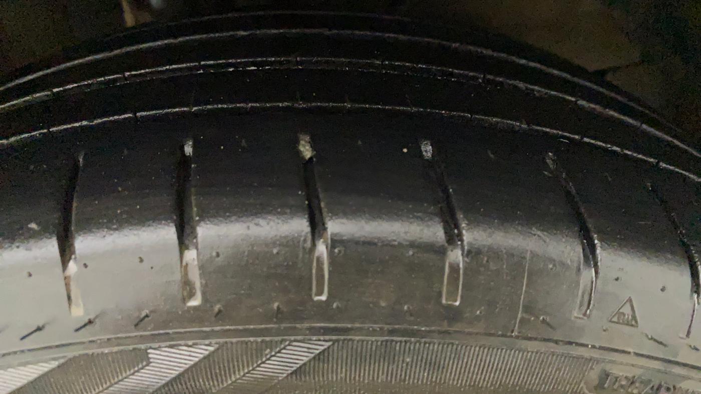 2020 Toyota Glanza G, Petrol, Manual, 83,209 km, Right Front Tyre Tread