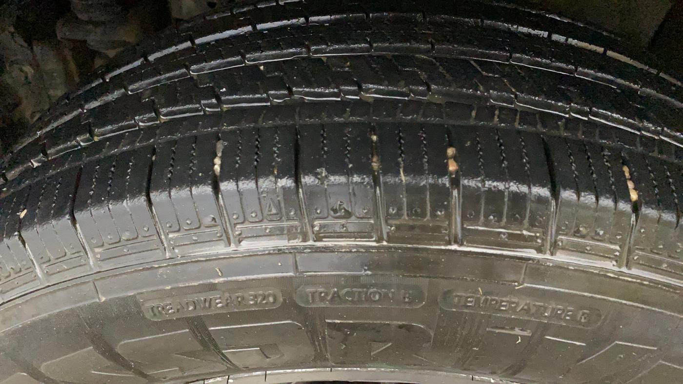 2021 Mahindra Thar LX PETROL HT 4WD AT, Petrol, Automatic, 74,840 km, Left Front Tyre Tread