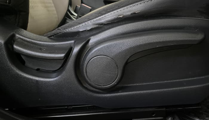 2018 Hyundai Elite i20 ASTA 1.2  CVT, Petrol, Automatic, 48,758 km, Driver Side Adjustment Panel