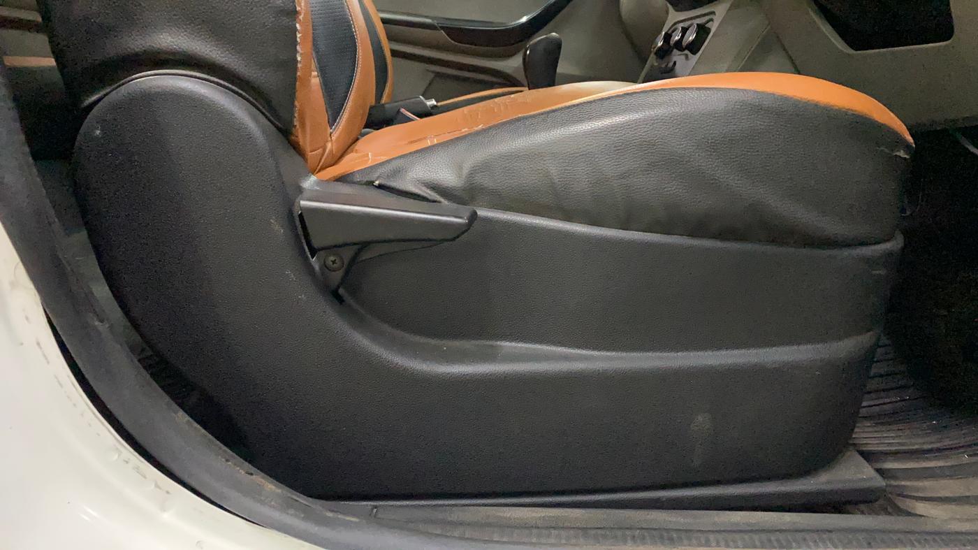 2018 Tata Tiago XE PETROL, Petrol, Manual, 49,226 km, Driver Side Adjustment Panel