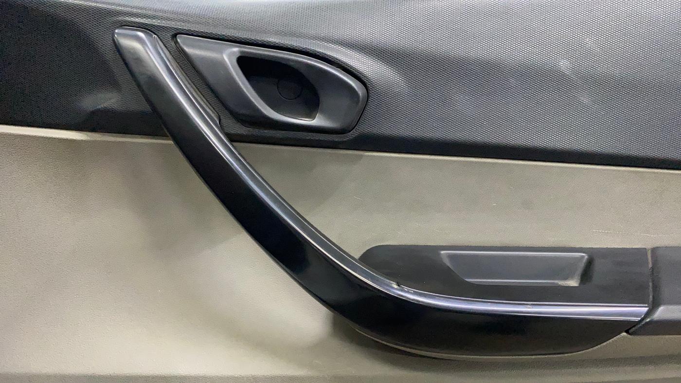 2018 Tata Tiago XE PETROL, Petrol, Manual, 49,226 km, Driver Side Door Panels Control