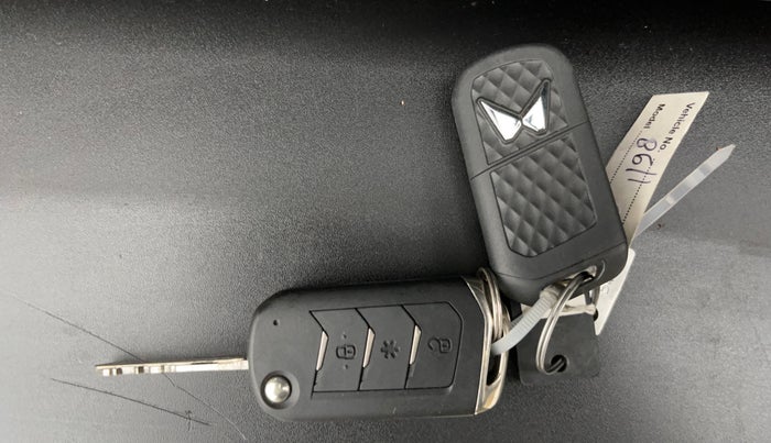 2024 Mahindra Thar LX HARD TOP 4WD MT, Diesel, Manual, 8,945 km, Key Close Up