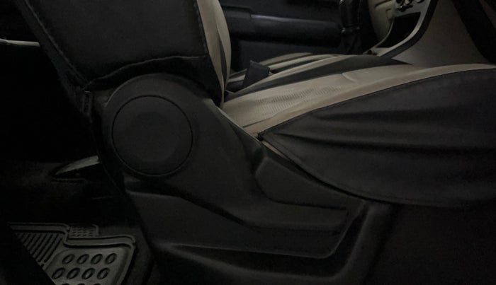 2022 Maruti New Wagon-R LXI 1.0, Petrol, Manual, 6,059 km, Driver Side Adjustment Panel