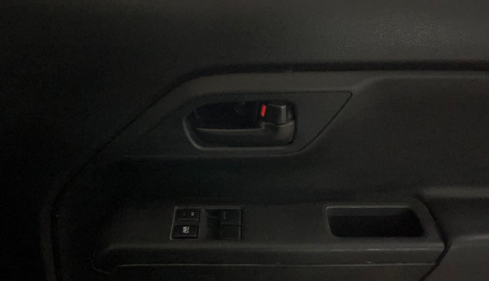 2022 Maruti New Wagon-R LXI 1.0, Petrol, Manual, 6,059 km, Driver Side Door Panels Control
